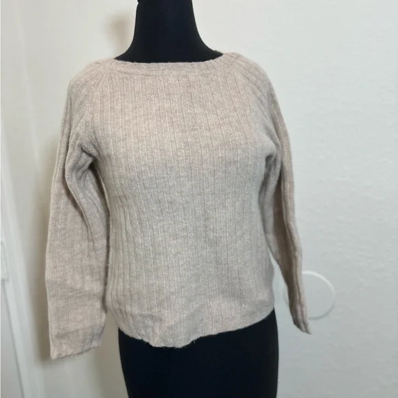J. McLaughlin Women's Beige Sweater - Picture 1 of 4